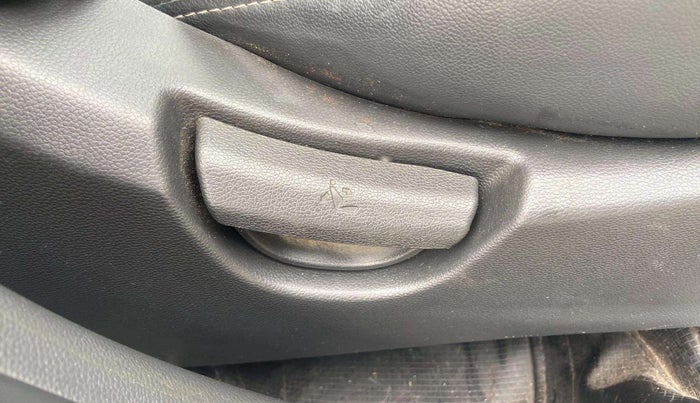 2019 Hyundai Grand i10 SPORTZ 1.2 KAPPA VTVT, Petrol, Manual, 75,249 km, Driver Side Adjustment Panel