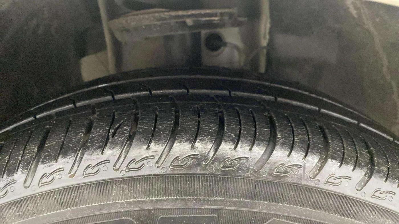 2023 Tata Tiago XT PETROL, Petrol, Manual, 11,832 km, Right Front Tyre Tread