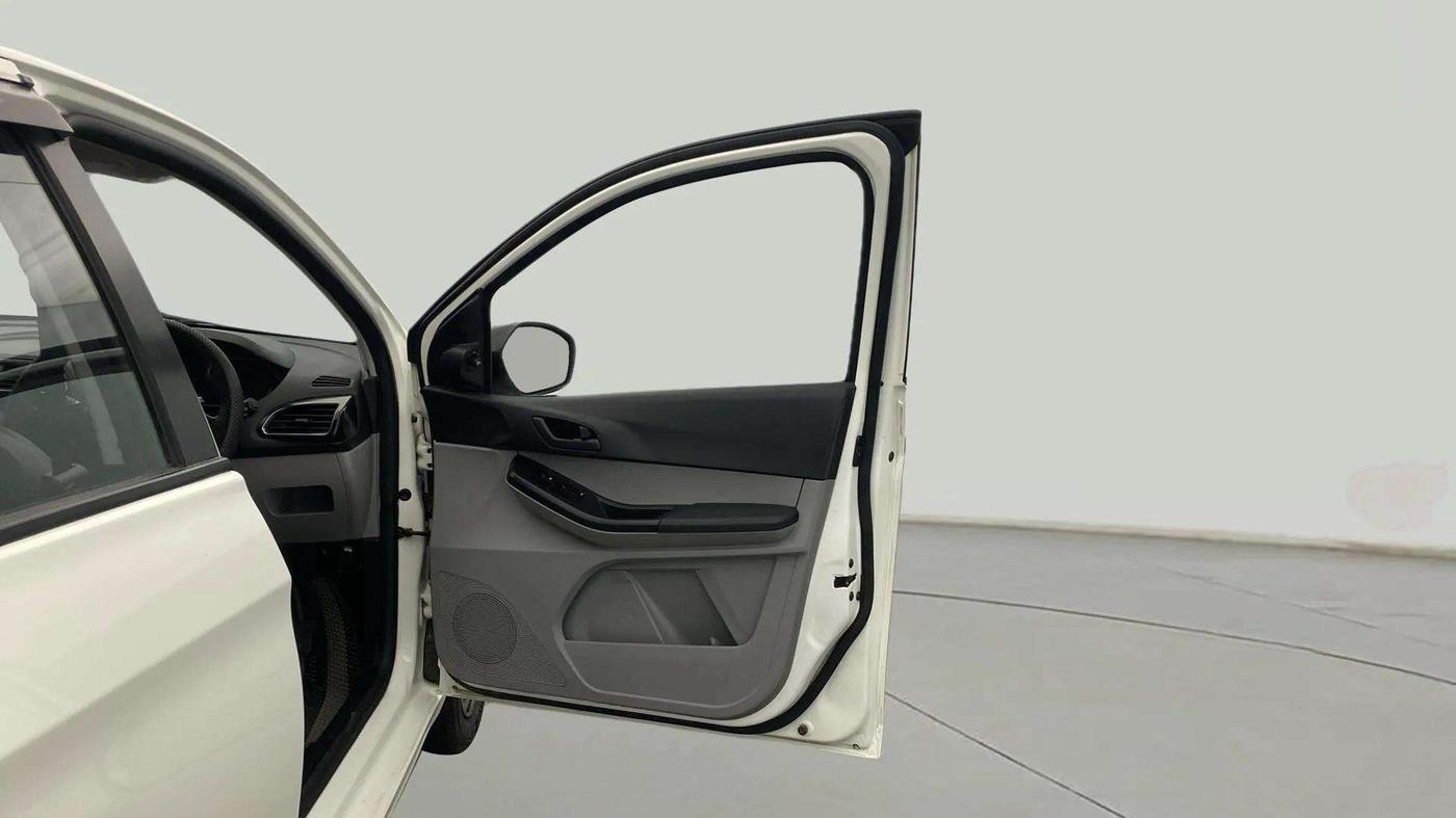 2023 Tata Tiago XT PETROL, Petrol, Manual, 11,832 km, RHS Front Door