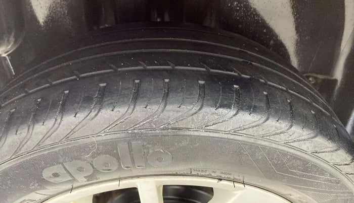 2014 Volkswagen Polo HIGHLINE1.2L, Petrol, Manual, 73,069 km, Right Rear Tyre Tread