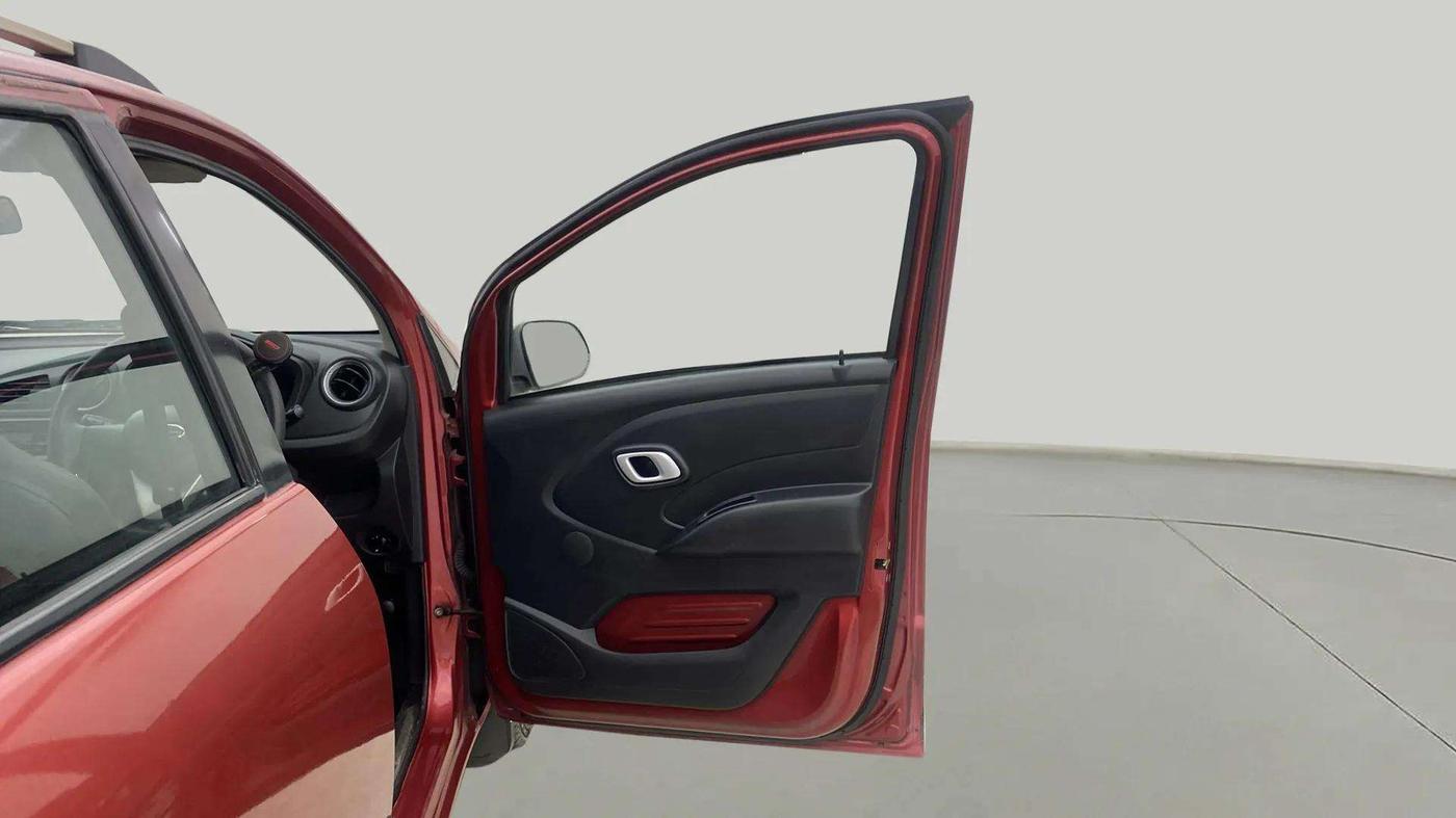 2018 Datsun Redi Go T (O), Petrol, Manual, 35,768 km, RHS Front Door