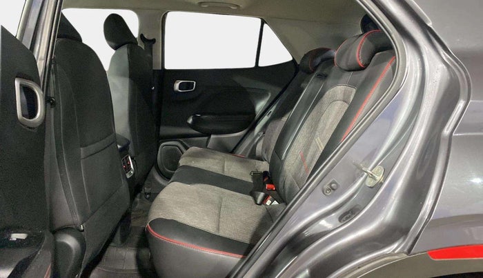 2020 Hyundai VENUE SX 1.5 (O) CRDI DUAL TONE, Diesel, Manual, 63,423 km, Right Side Rear Door Cabin