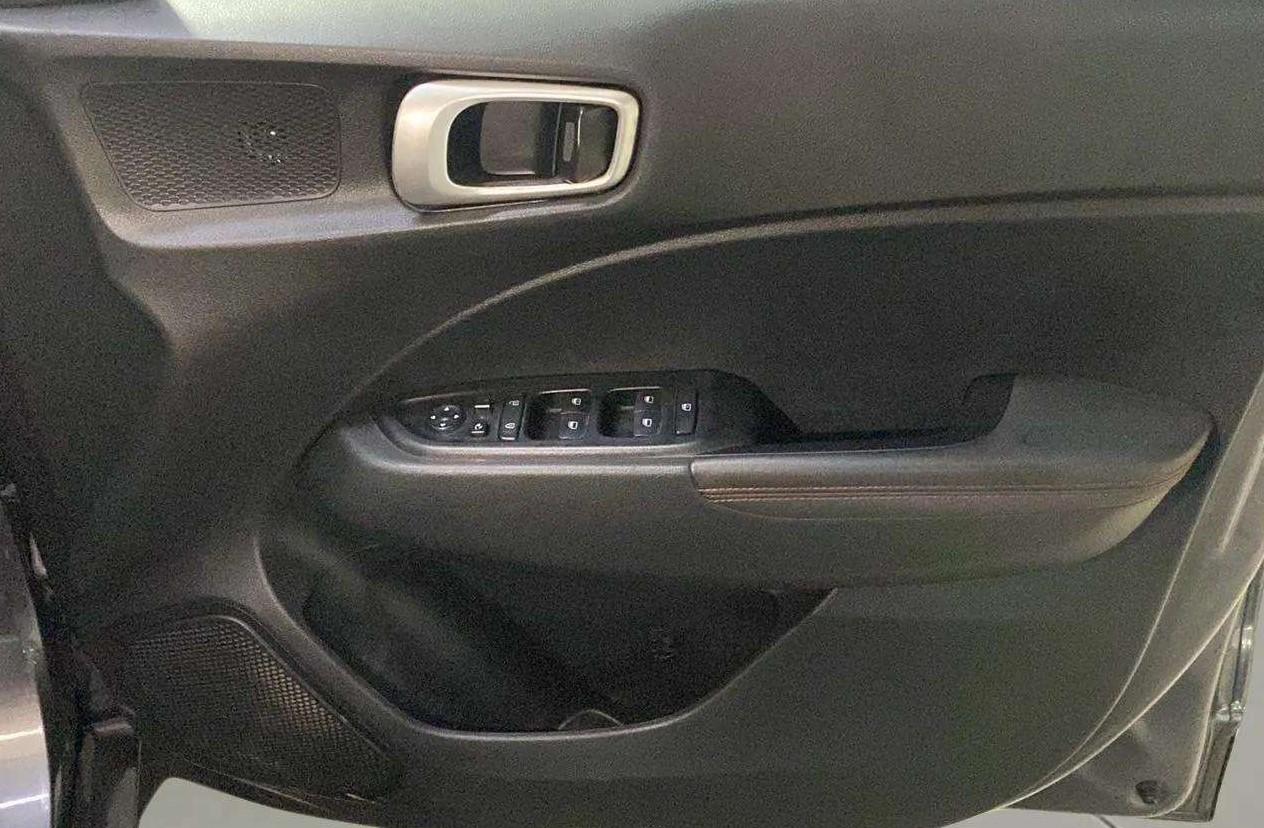 2020 Hyundai VENUE SX 1.5 (O) CRDI DUAL TONE, Diesel, Manual, 63,423 km, Driver Side Door Panels Control
