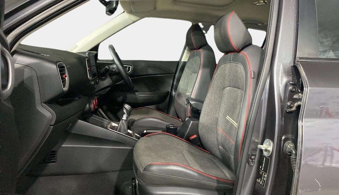 2020 Hyundai VENUE SX 1.5 (O) CRDI DUAL TONE, Diesel, Manual, 63,423 km, Right Side Front Door Cabin