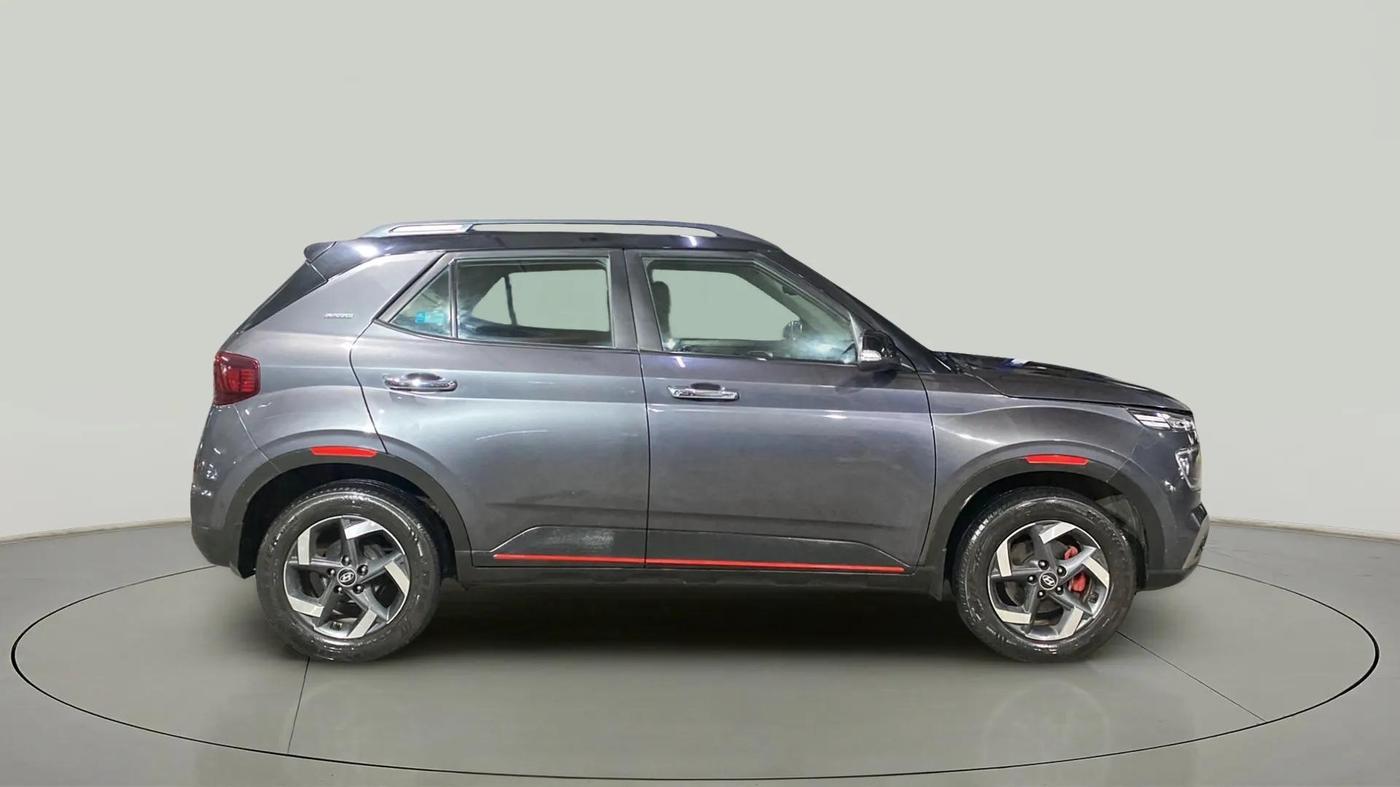 2020 Hyundai VENUE SX 1.5 (O) CRDI DUAL TONE, Diesel, Manual, 63,423 km, Right Side View