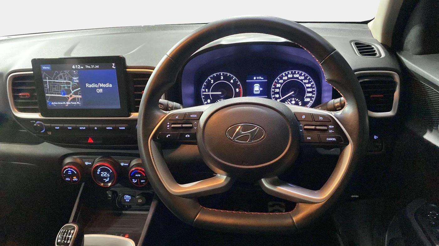 2020 Hyundai VENUE SX 1.5 (O) CRDI DUAL TONE, Diesel, Manual, 63,423 km, Steering Wheel Close Up