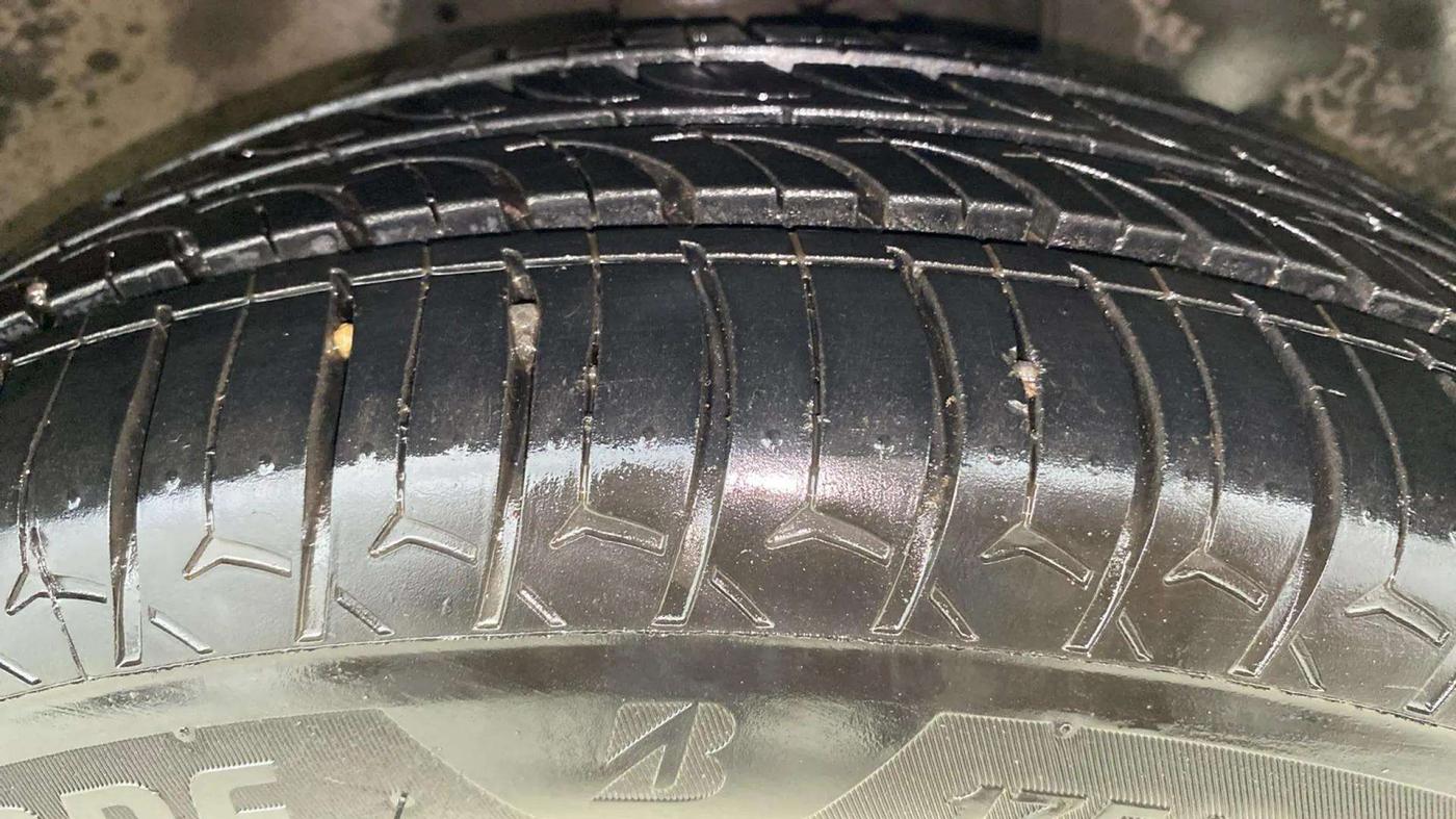 2022 Maruti IGNIS ZETA 1.2 AMT, CNG, Automatic, 74,701 km, Right Front Tyre Tread