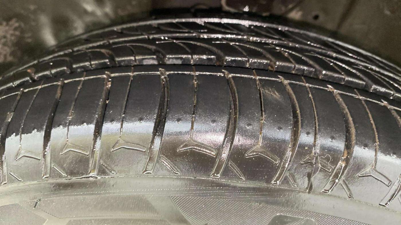 2022 Maruti IGNIS ZETA 1.2 AMT, CNG, Automatic, 74,701 km, Left Front Tyre Tread