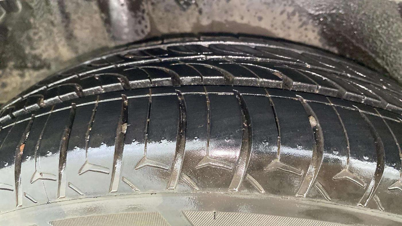 2022 Maruti IGNIS ZETA 1.2 AMT, CNG, Automatic, 74,701 km, Right Rear Tyre Tread