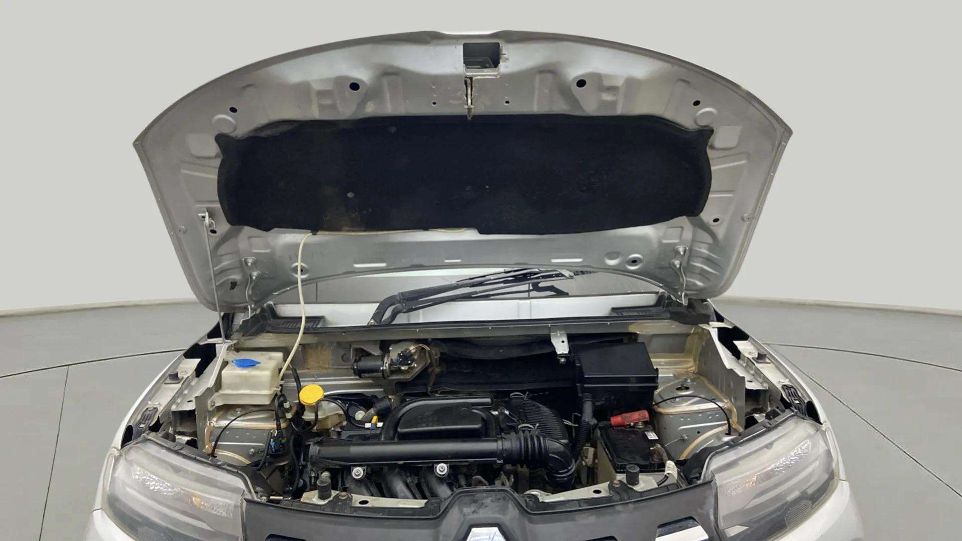 Engine-Full-View-With-Bonnet-Open-13