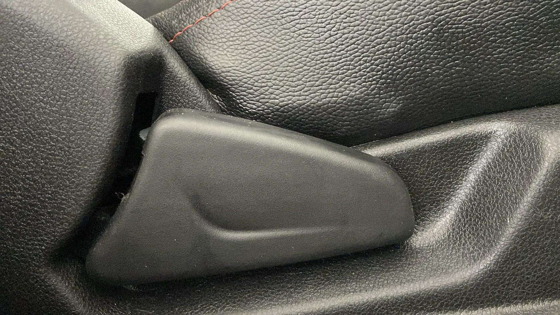 Driver-side-adjustment-panel-40