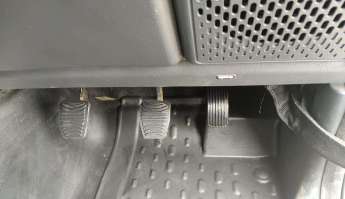 2023 Mahindra Thar LX D HT 2WD MT, Diesel, Manual, 10,471 km, Pedals