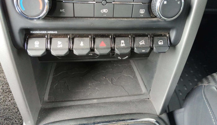 2023 Mahindra Thar LX D HT 2WD MT, Diesel, Manual, 10,471 km, Driver Side Door Panels Control