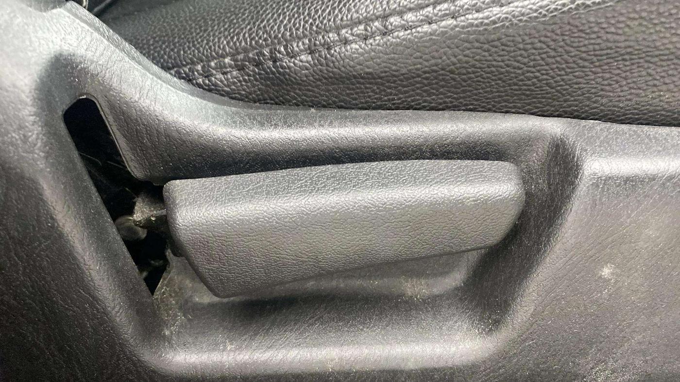 2020 Maruti Alto LXI O, Petrol, Manual, 24,792 km, Driver Side Adjustment Panel