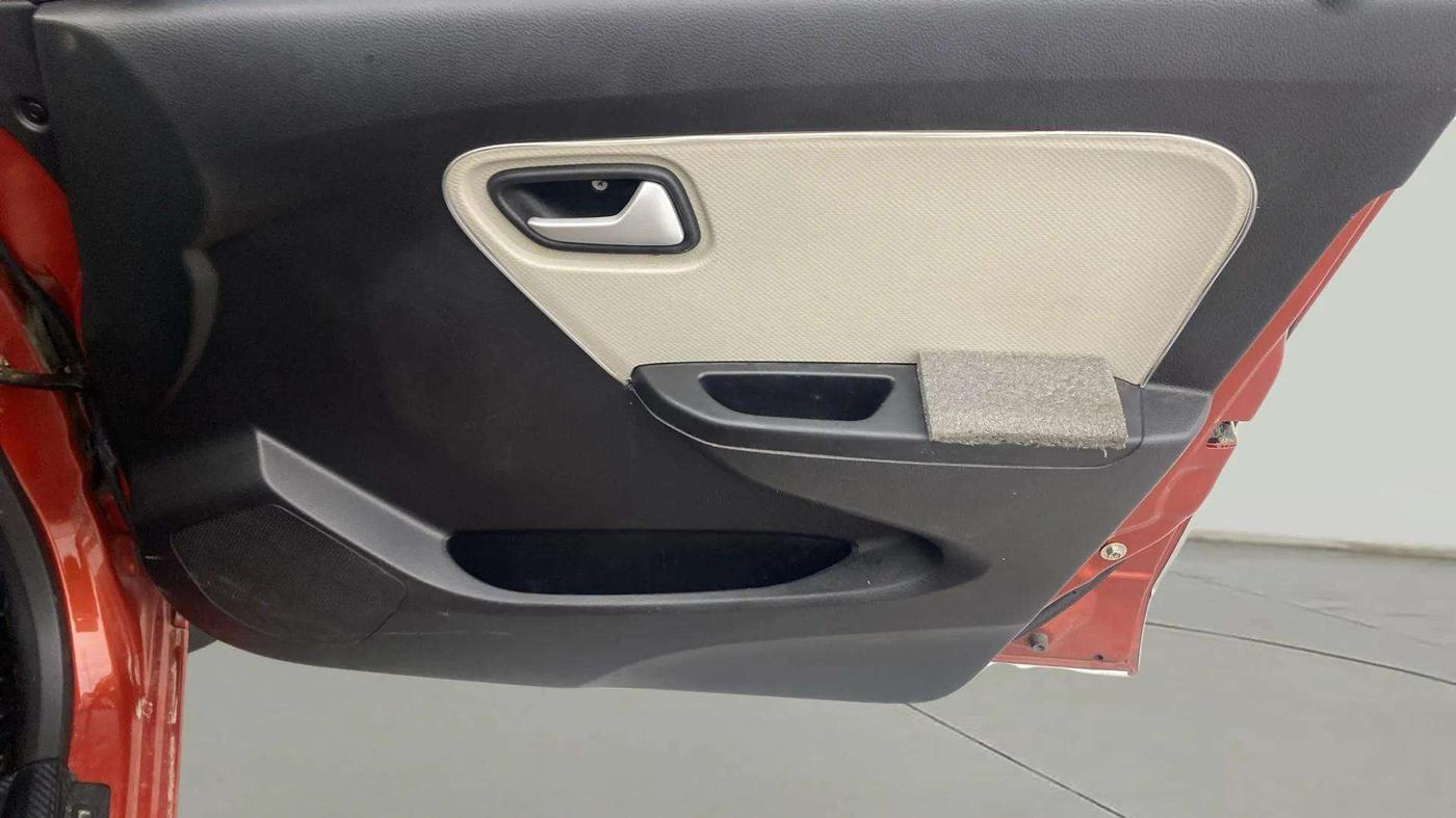 2020 Maruti Alto LXI O, Petrol, Manual, 24,792 km, Driver Side Door Panels Control