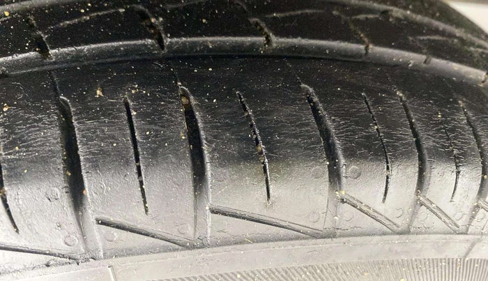 2020 Maruti Alto LXI O, Petrol, Manual, 24,731 km, Right Rear Tyre Tread