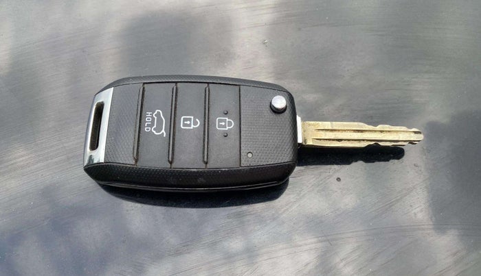 2021 KIA SONET HTK PLUS 1.0 DCT, Petrol, Automatic, 46,495 km, Key Close Up
