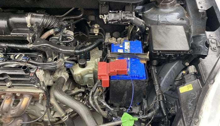 2020 Maruti Swift ZXI AMT, Petrol, Automatic, 1,24,144 km, Engine View - Left