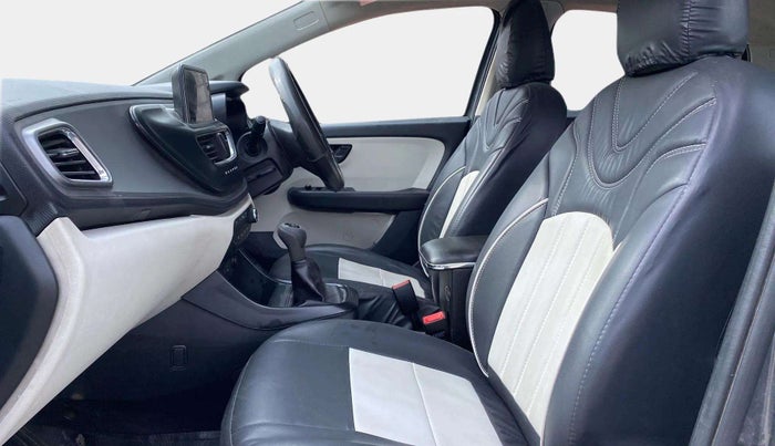 2024 Tata ALTROZ XM PLUS CNG, CNG, Manual, 39,192 km, Right Side Front Door Cabin