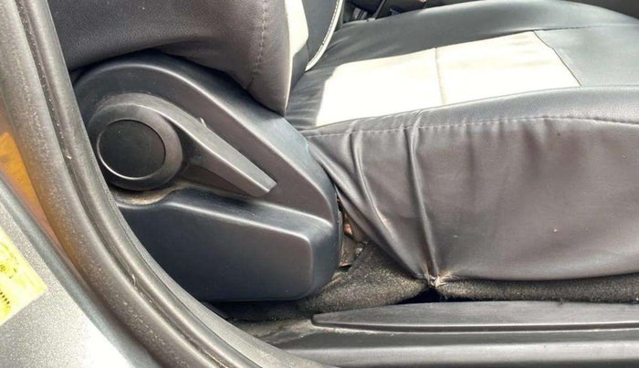 2024 Tata ALTROZ XM PLUS CNG, CNG, Manual, 39,192 km, Driver Side Adjustment Panel