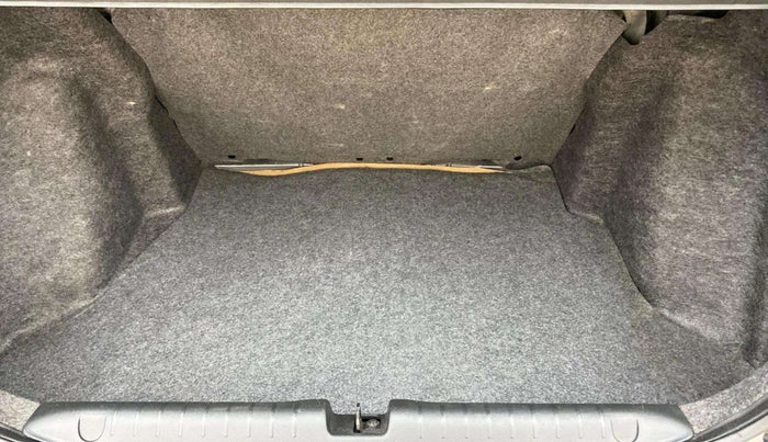2020 Honda Amaze 1.2L I-VTEC VX CVT, Petrol, Automatic, 70,690 km, Boot Inside