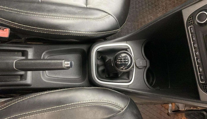 2019 Volkswagen Polo HIGHLINE PLUS 1.0, Petrol, Manual, 88,059 km, Gear Lever