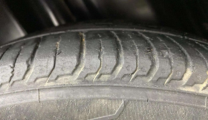 2019 Volkswagen Polo HIGHLINE PLUS 1.0, Petrol, Manual, 88,059 km, Left Rear Tyre Tread