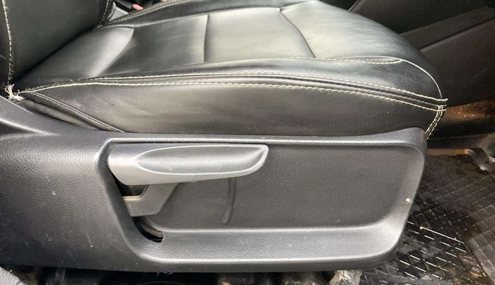 2019 Volkswagen Polo HIGHLINE PLUS 1.0, Petrol, Manual, 88,059 km, Driver Side Adjustment Panel