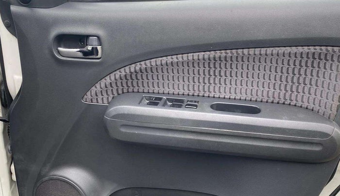 2016 Maruti Ritz VXI, Petrol, Manual, 20,186 km, Driver Side Door Panels Control