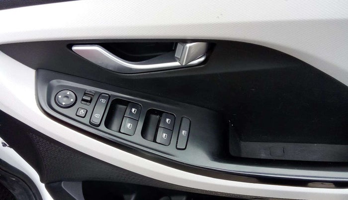 2023 Hyundai Creta SX 1.5 PETROL, Petrol, Manual, 67,397 km, Driver Side Door Panels Control