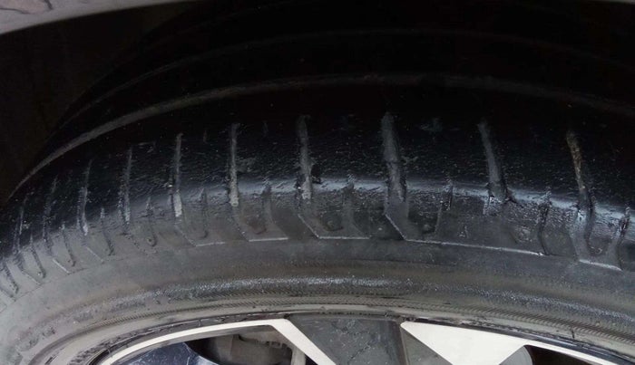 2022 Hyundai Verna SX (O)1.5 VTVT, Petrol, Manual, 74,581 km, Left Front Tyre Tread