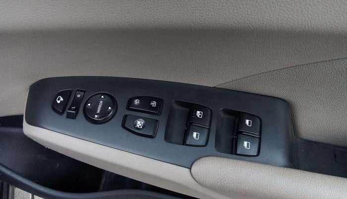 2022 Hyundai Verna SX (O)1.5 VTVT, Petrol, Manual, 74,581 km, Driver Side Door Panels Control