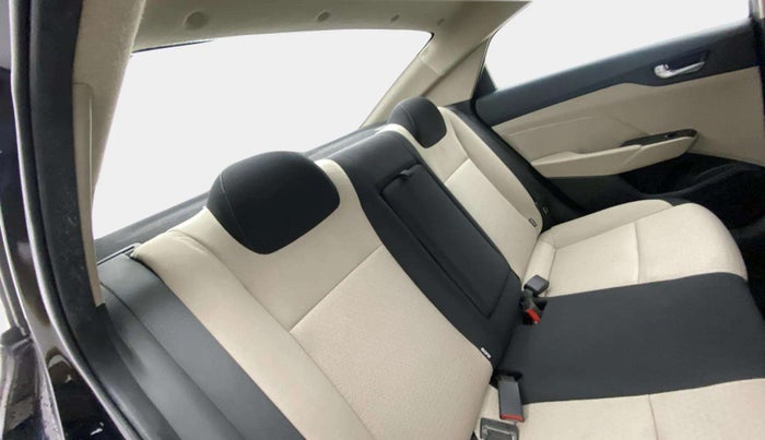 2019 Hyundai Verna 1.6 VTVT SX, Petrol, Manual, 55,736 km, Right Side Rear Door Cabin