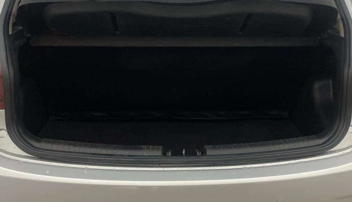 2016 Hyundai Grand i10 ASTA (O) 1.2 KAPPA VTVT, Petrol, Manual, 33,603 km, Boot Inside
