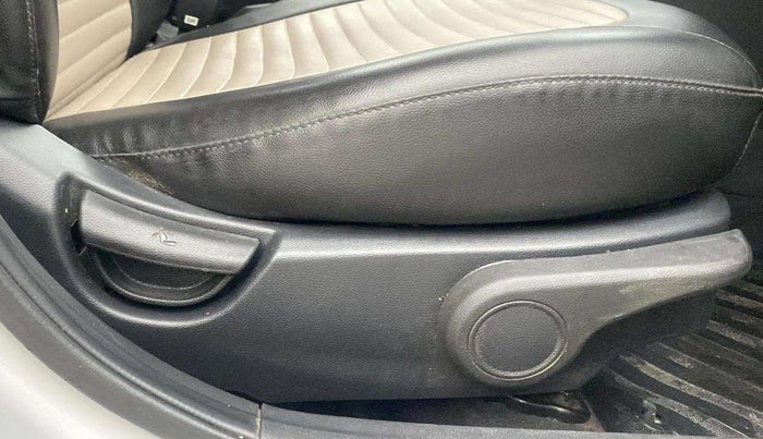 2016 Hyundai Grand i10 ASTA (O) 1.2 KAPPA VTVT, Petrol, Manual, 33,603 km, Driver Side Adjustment Panel