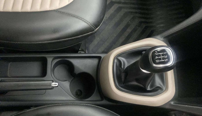 2016 Hyundai Grand i10 ASTA (O) 1.2 KAPPA VTVT, Petrol, Manual, 33,603 km, Gear Lever