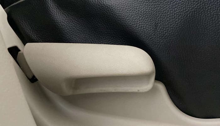 2019 Maruti Celerio VXI, Petrol, Manual, 18,060 km, Driver Side Adjustment Panel