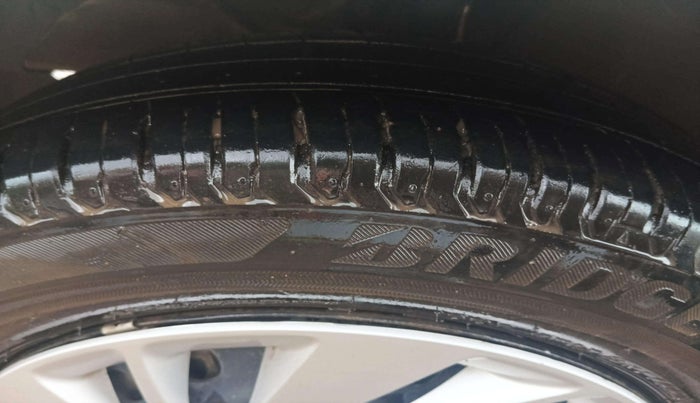 2022 Maruti Ertiga VXI CNG, CNG, Manual, 34,960 km, Left Front Tyre Tread