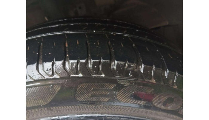 2022 Maruti Ertiga VXI CNG, CNG, Manual, 34,960 km, Right Front Tyre Tread