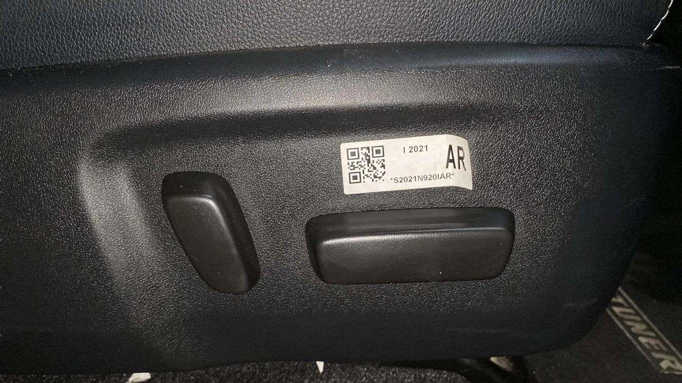 2022 Toyota Fortuner 4X2 MT 2.7 PETROL, Petrol, Manual, 10,863 km, Driver Side Adjustment Panel