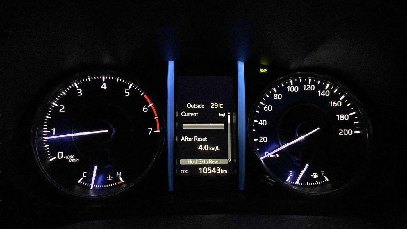 2022 Toyota Fortuner 4X2 MT 2.7 PETROL, Petrol, Manual, 10,863 km, Odometer Image