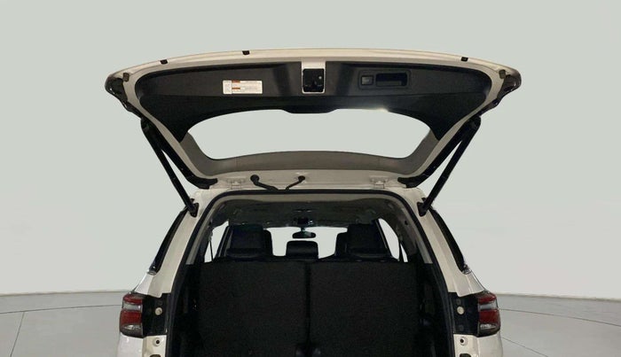 2022 Toyota Fortuner 4X2 MT 2.7 PETROL, Petrol, Manual, 10,541 km, Boot Door Open