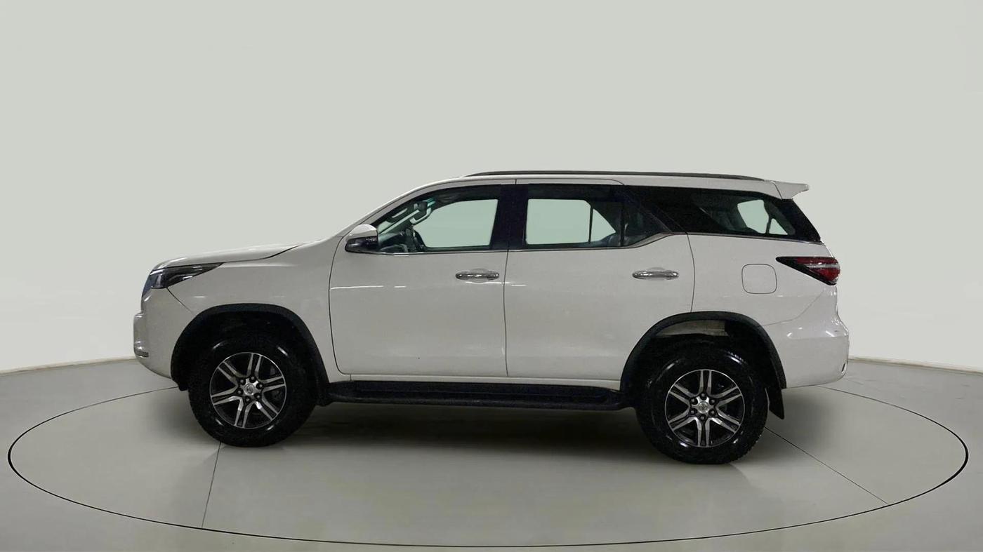 2022 Toyota Fortuner 4X2 MT 2.7 PETROL, Petrol, Manual, 10,863 km, Left Side