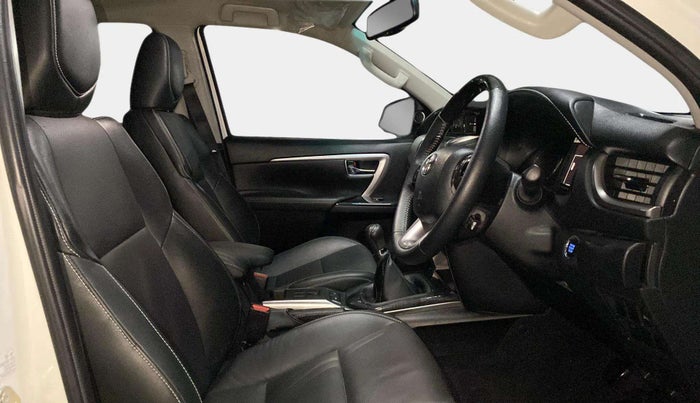 2022 Toyota Fortuner 4X2 MT 2.7 PETROL, Petrol, Manual, 10,541 km, Right Side Front Door Cabin