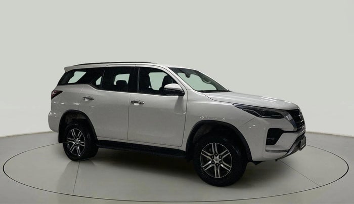 2022 Toyota Fortuner 4X2 MT 2.7 PETROL, Petrol, Manual, 10,541 km, Right Front Diagonal