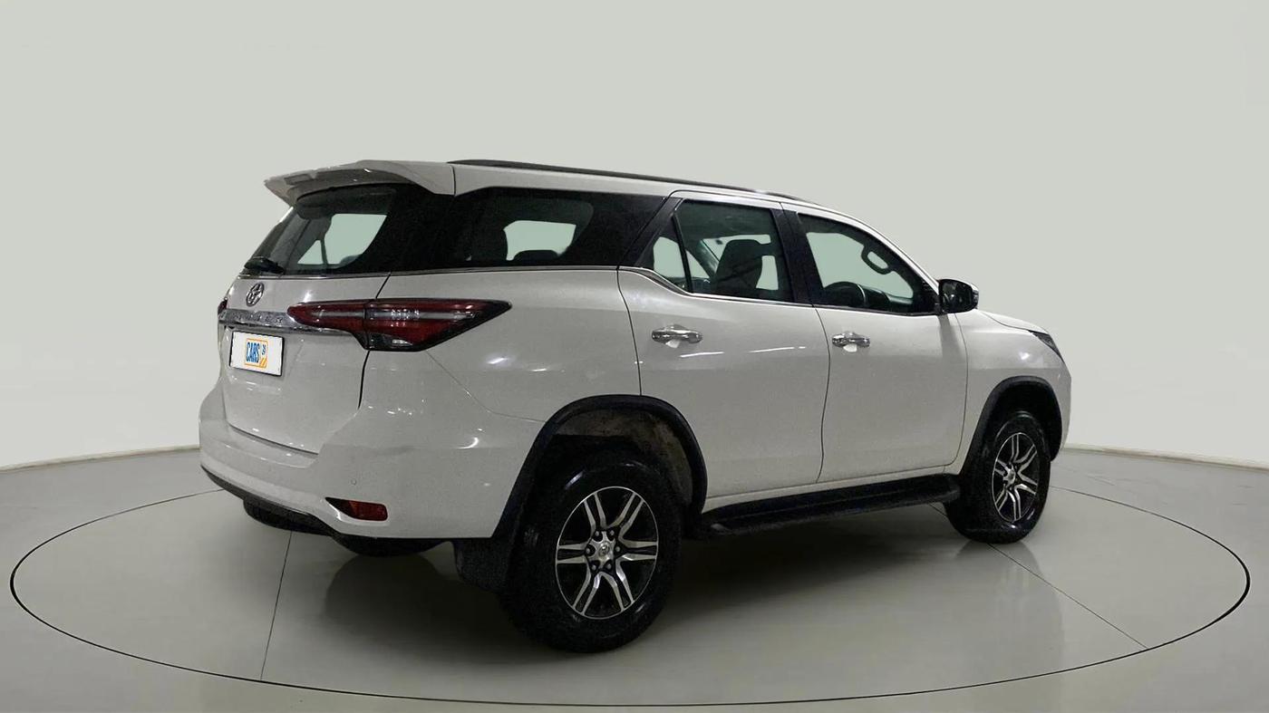 2022 Toyota Fortuner 4X2 MT 2.7 PETROL, Petrol, Manual, 10,863 km, Right Back Diagonal