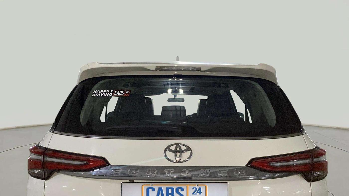2022 Toyota Fortuner 4X2 MT 2.7 PETROL, Petrol, Manual, 10,863 km, Rear Windshield