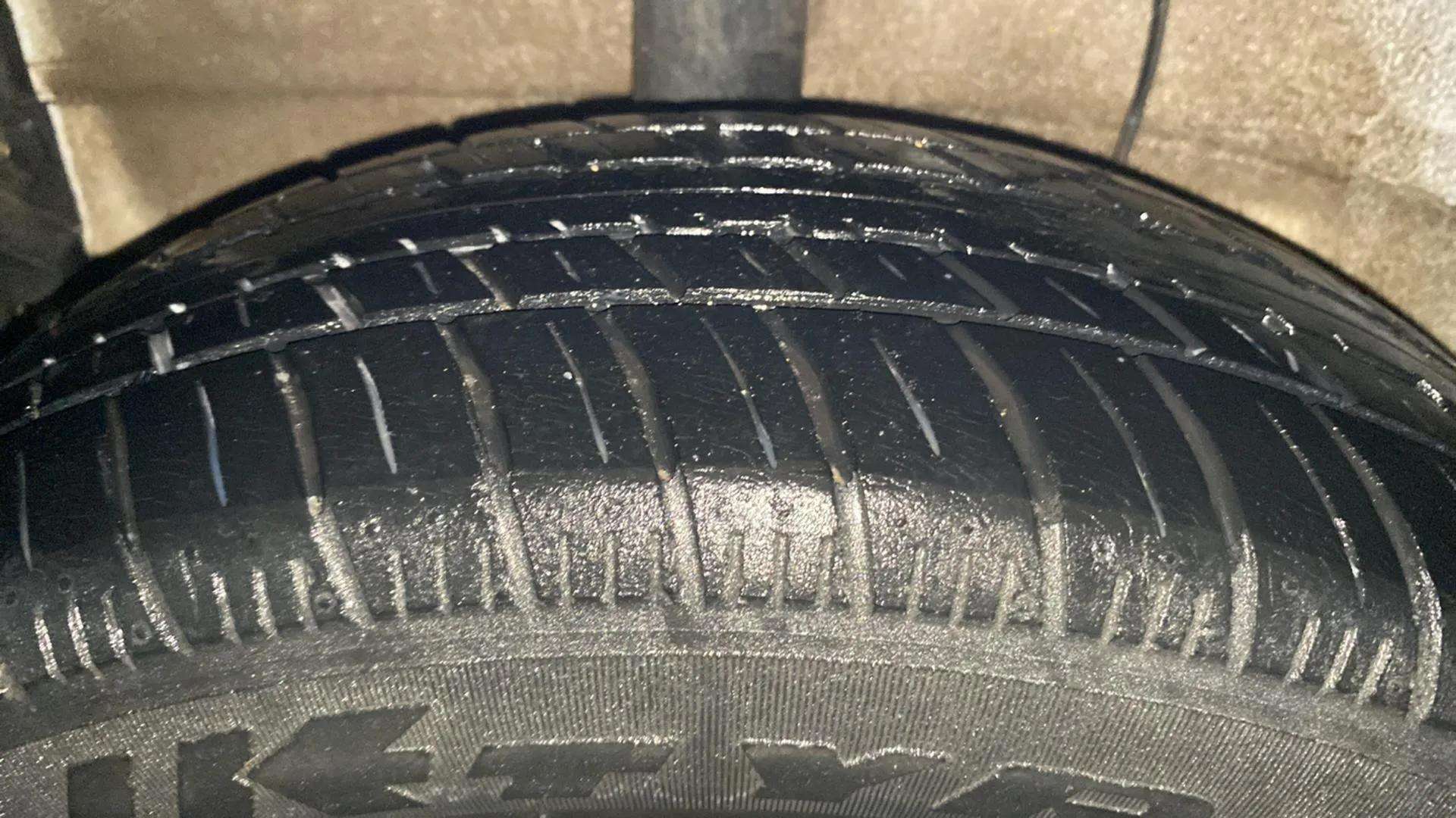 RHS-Rear-Tyre-Tread-19