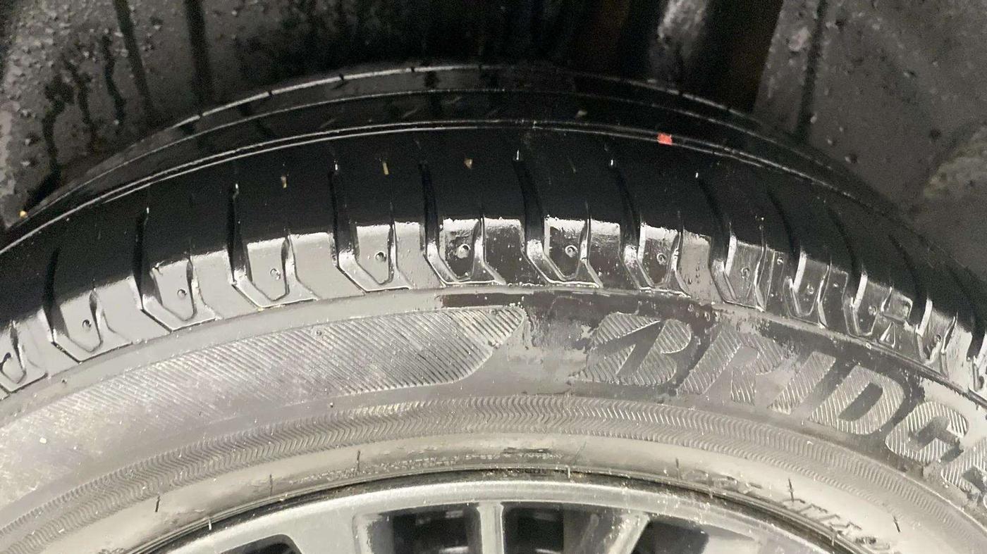 2021 Maruti XL6 ALPHA MT, Petrol, Manual, 35,030 km, Left Rear Tyre Tread