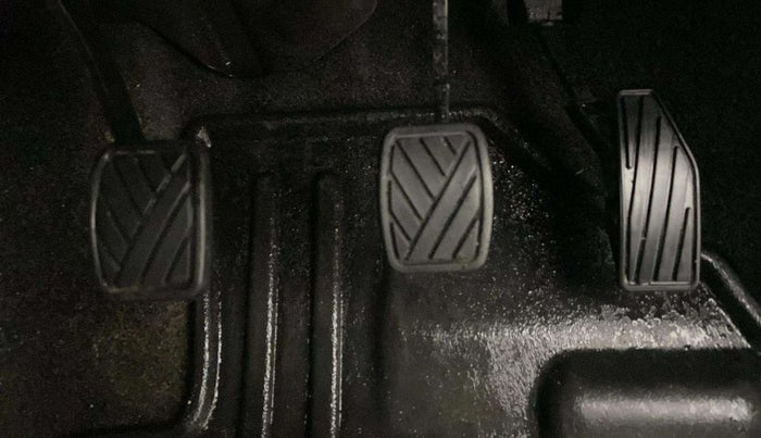 2021 Maruti XL6 ALPHA MT, Petrol, Manual, 35,030 km, Pedals